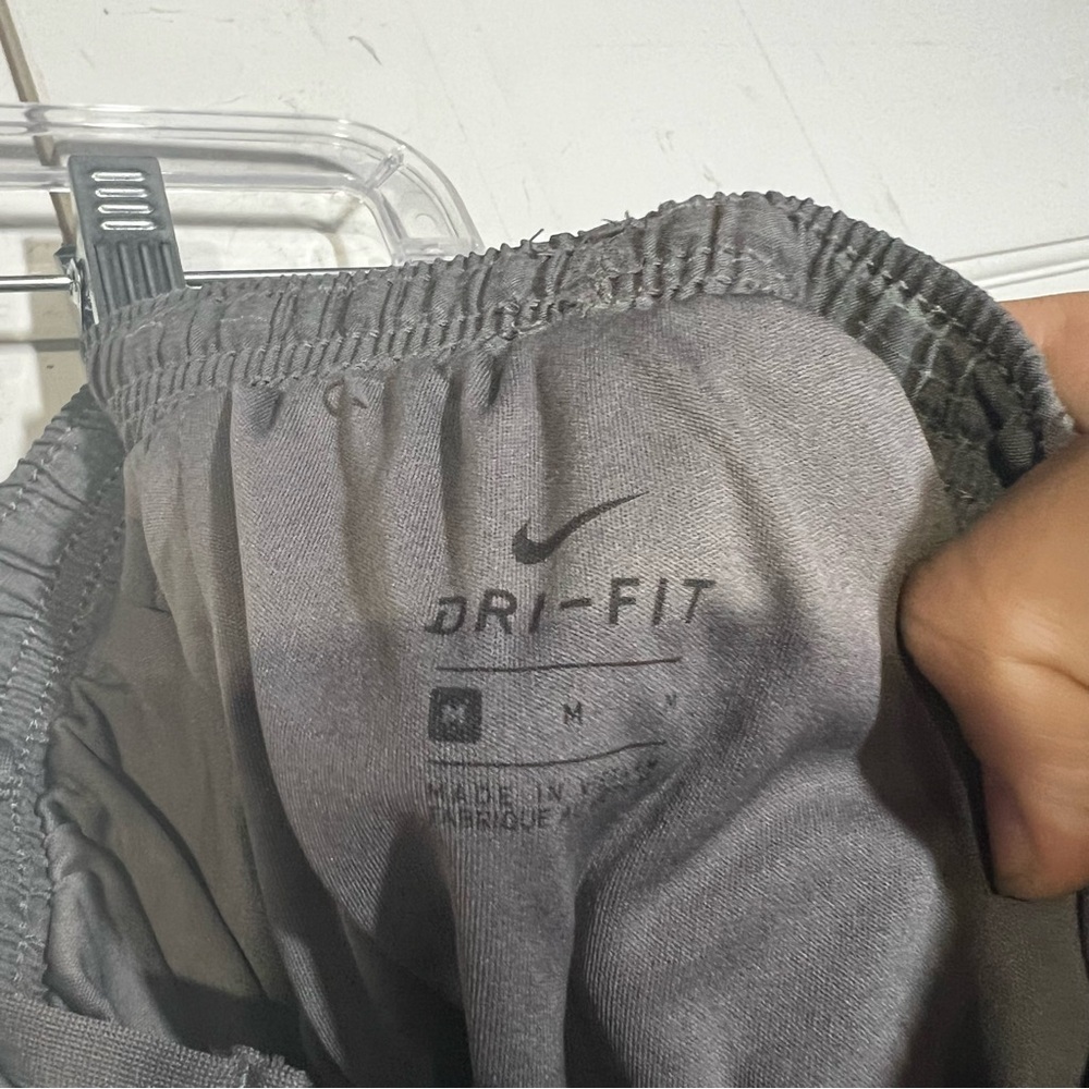 Nike Dri Fit Girls Shorts Dark Gray Size Medium - Picture 6 of 6